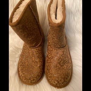 Ugg Sparkle Cheetah pattern boots - US Size 4
